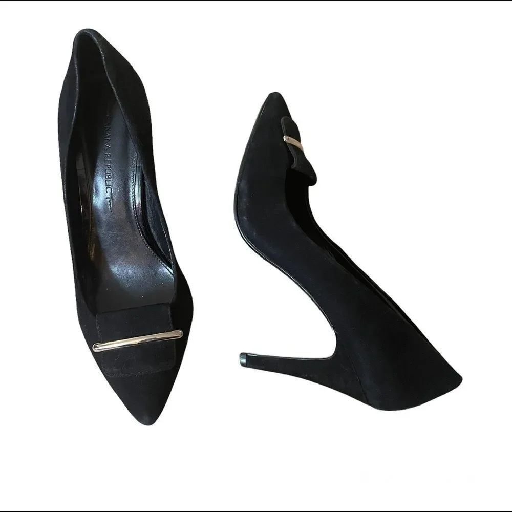 Banana Republic Black Suede Buckle Pumps 7.5 - Picture 2 of 8